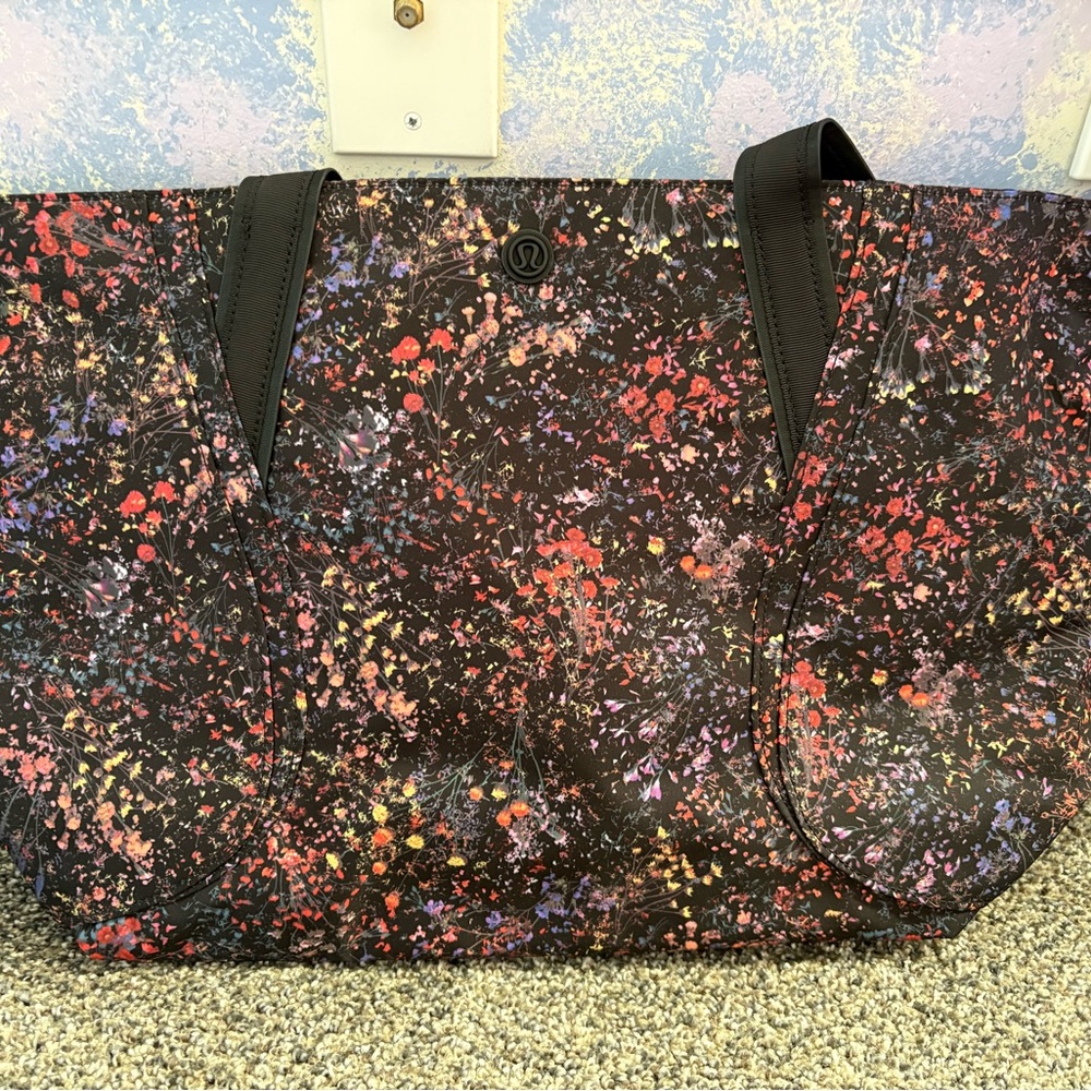 lululemon athletica Multicolor Floral Tote